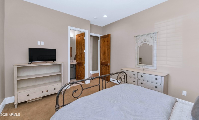 3319 E Medlock Dr-print-024-024-TOD1496-