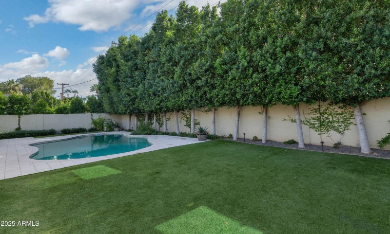 3319 E Medlock Dr-print-034-021-TOD1515-