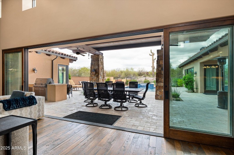 09-8454ELeaningRockRd-9