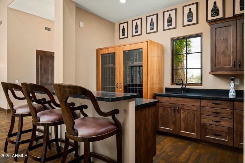 12-8454ELeaningRockRd-12