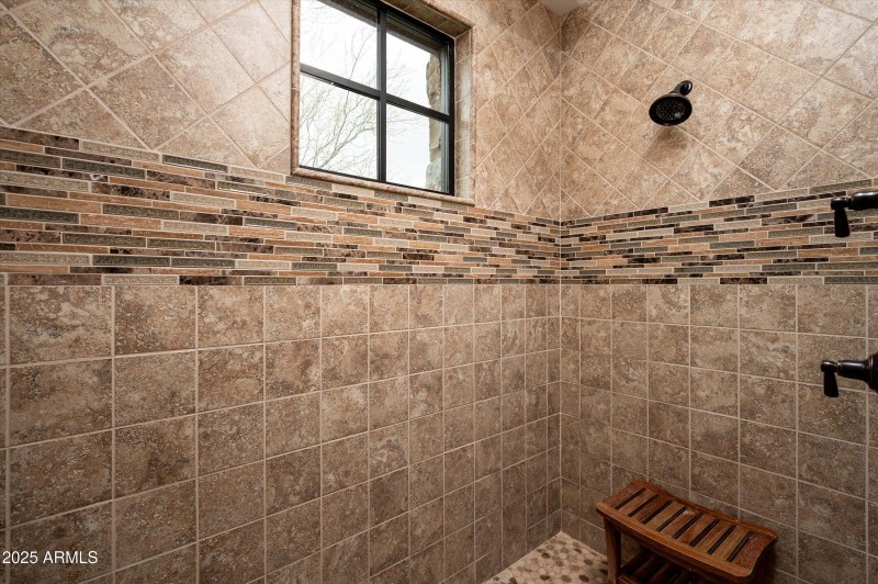 22-8454ELeaningRockRd-22