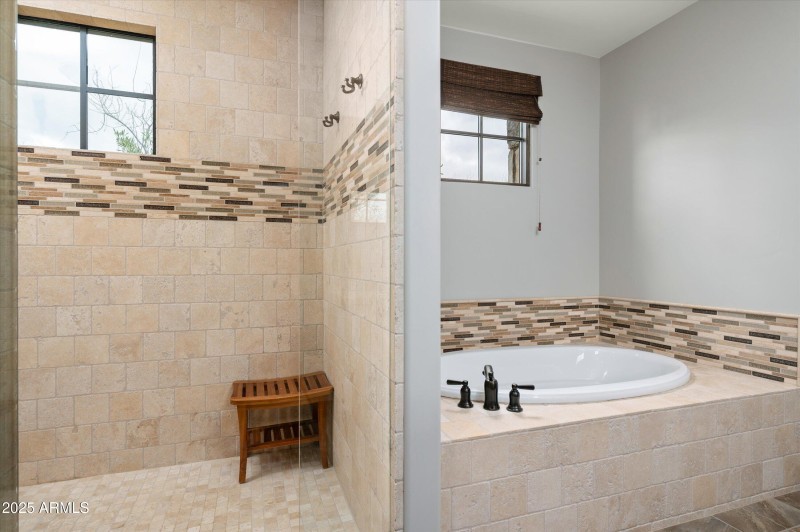 25-8454ELeaningRockRd-25