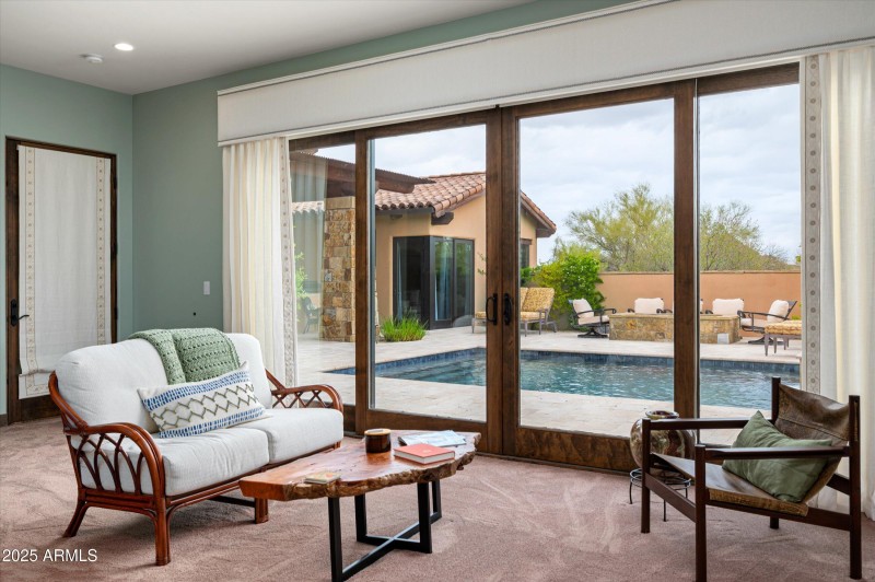 32-8454ELeaningRockRd-32