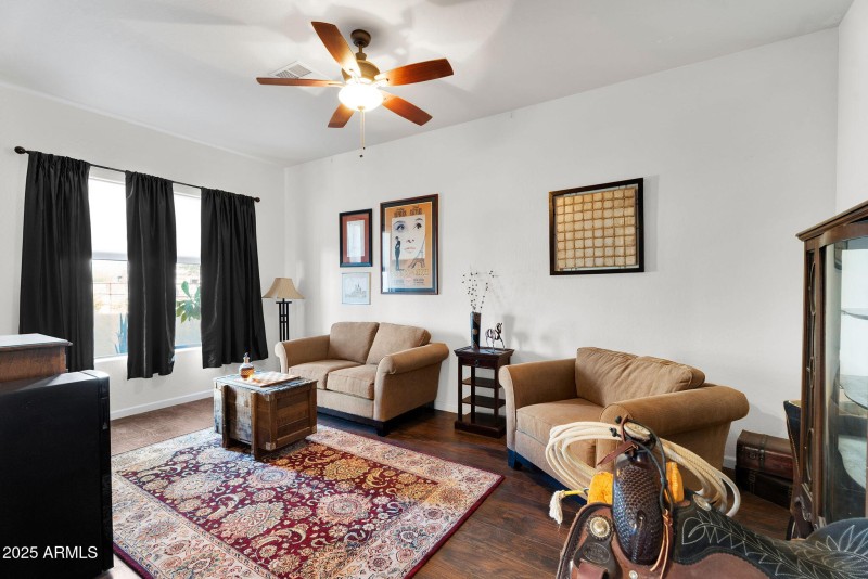 13-web-or-mls-907 E Carlise Rd-12