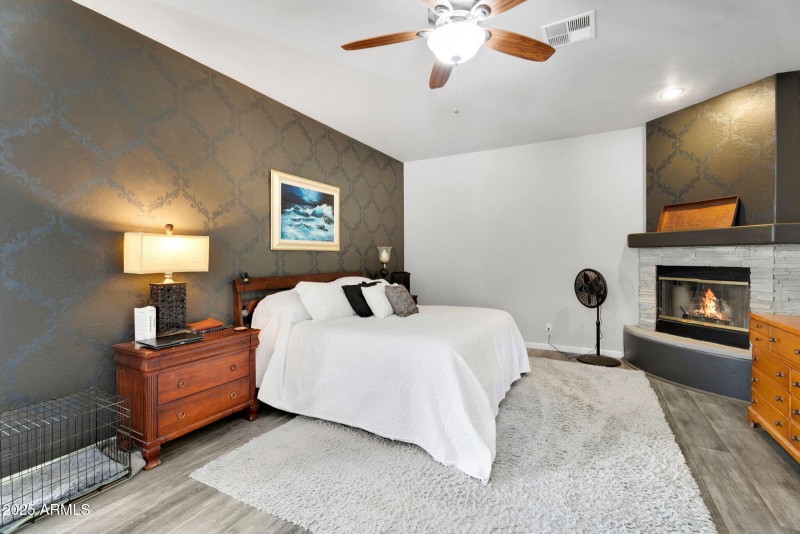 22-web-or-mls-907 E Carlise Rd-24