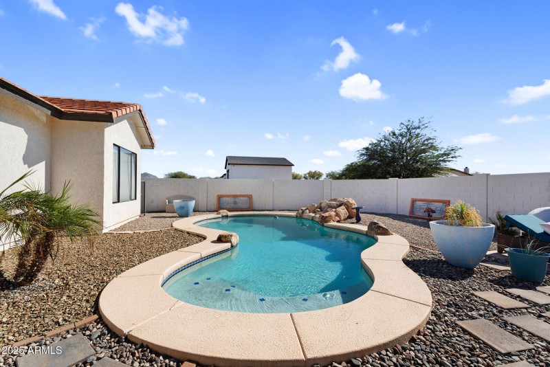 43-web-or-mls-907 E Carlise Rd-48