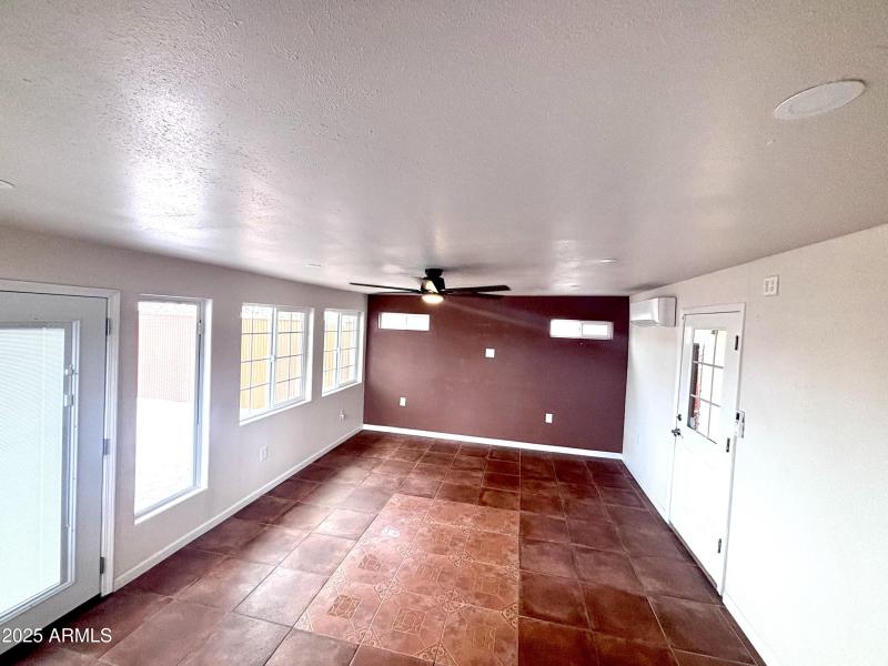 230 W 1st Ave Arizona Room