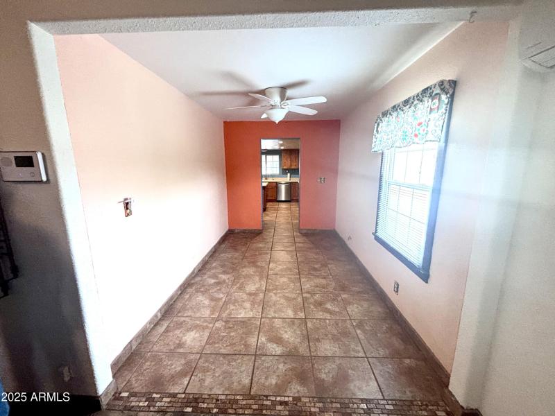 230 W 1st Ave Dining area