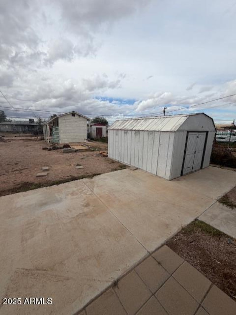 1090 Orlando - Exterior 2