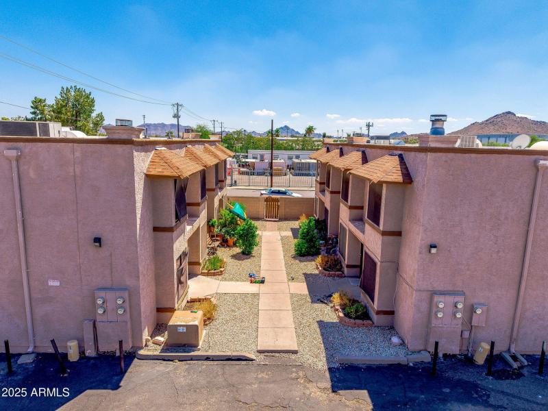 23-web-or-mls-ext_-48