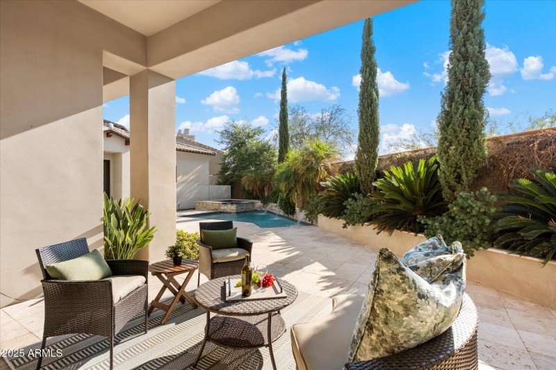 Welcoming Comfy Patio