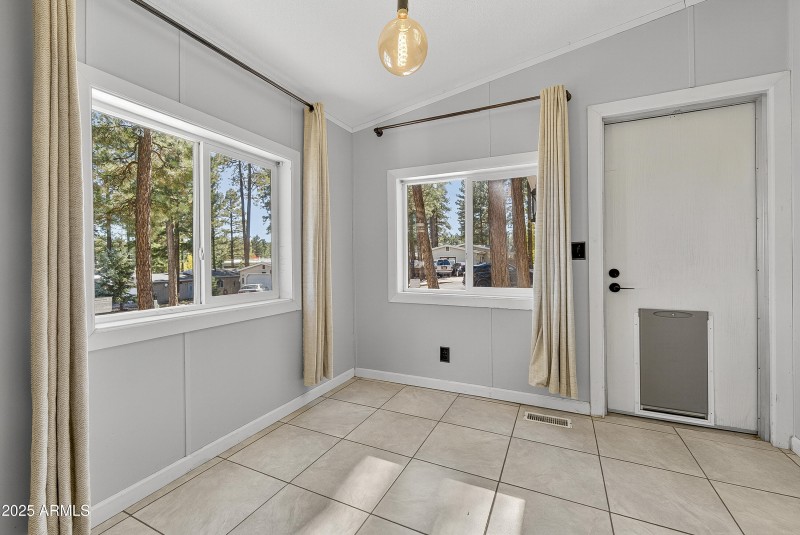 2184-w-reading-ct-flagstaff-az-usa-006