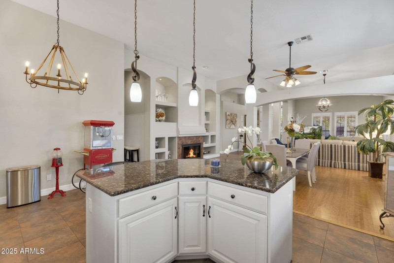 14-web-or-mls-3661 N Katmai - 15