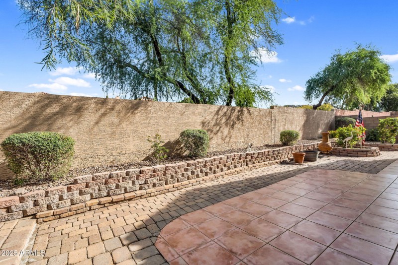 38-web-or-mls-3661 N Katmai - 35