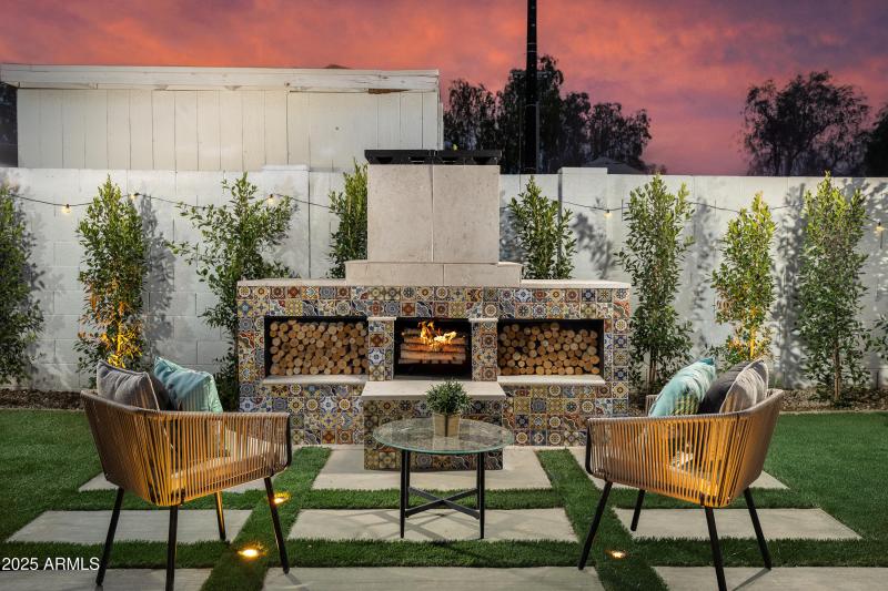 WOODBURNING FIREPLACE