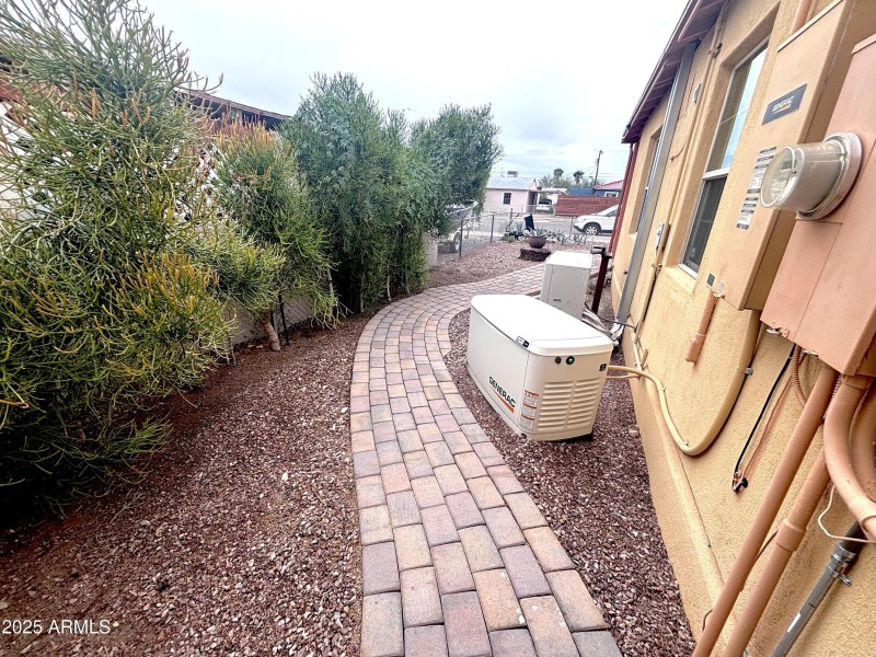 230 W 1st Ave Exterior Sideyard