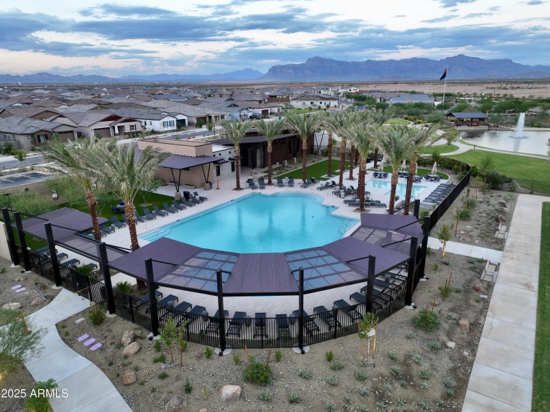 20251009_010126000_iOS