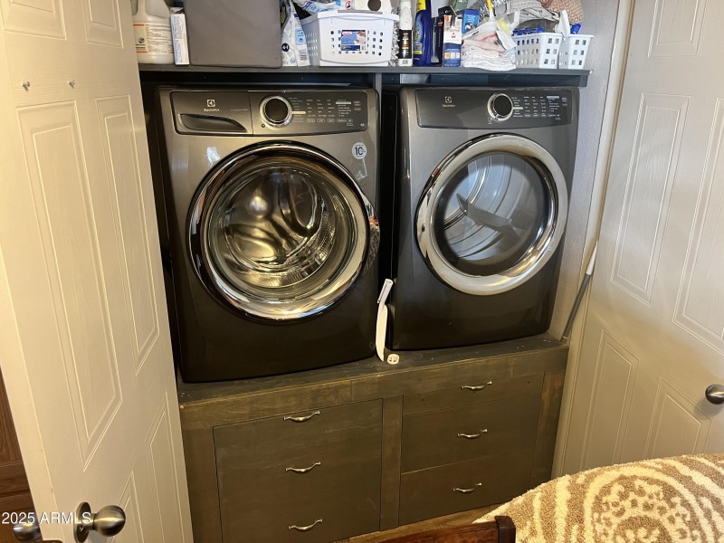 Lg Capacity Washer & Dryer