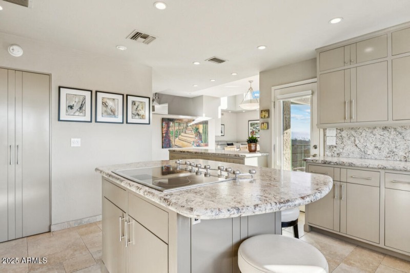 Kitchen Island with induction cooktop