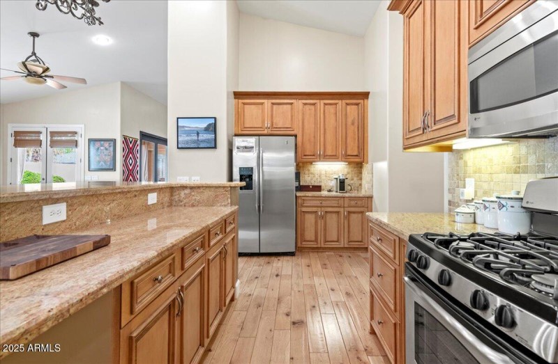 11-6630 E Lafayette Blvd 09