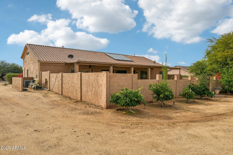 35-web-or-mls-E Jordan Ln-S2011-035