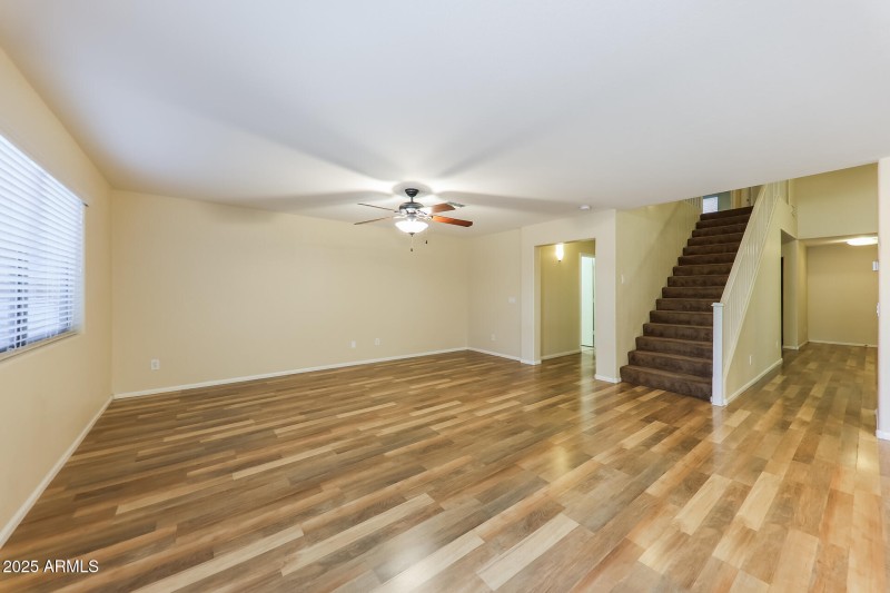 007-photo-living-room-14923572