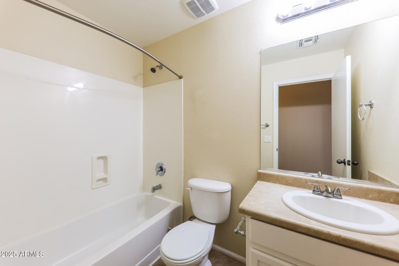 018-photo-bathroom-14923589