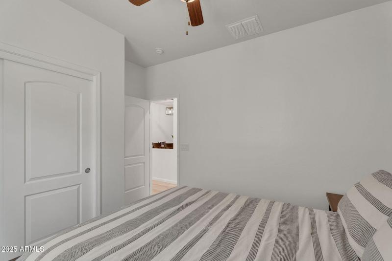 39-web-or-mls-6579 W Georgetown Way-31