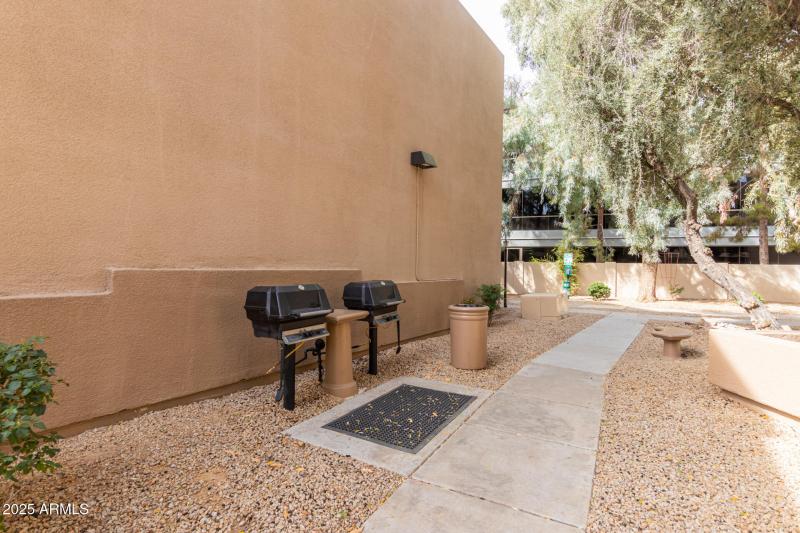 27 Desert Cove