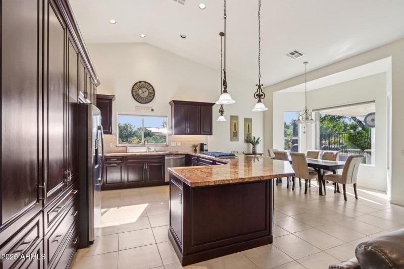 19-web-or-mls-N Palmer Dr-S1511-017