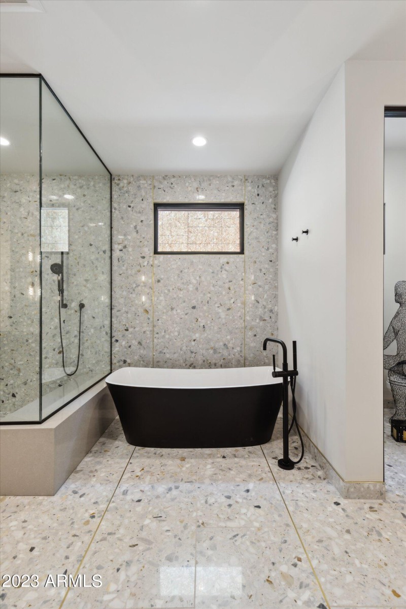 027_DESIGNER SOAKING TUB