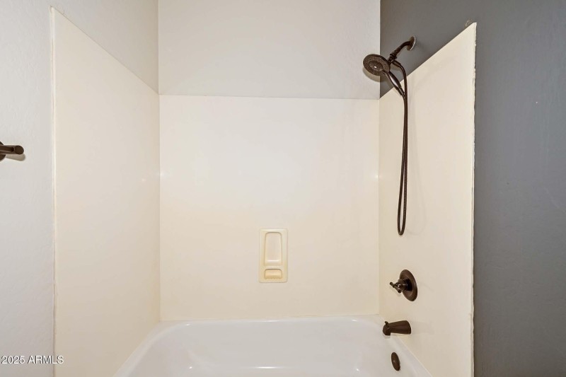 Hall Bath-Tub