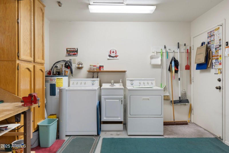 Laundry/Garage
