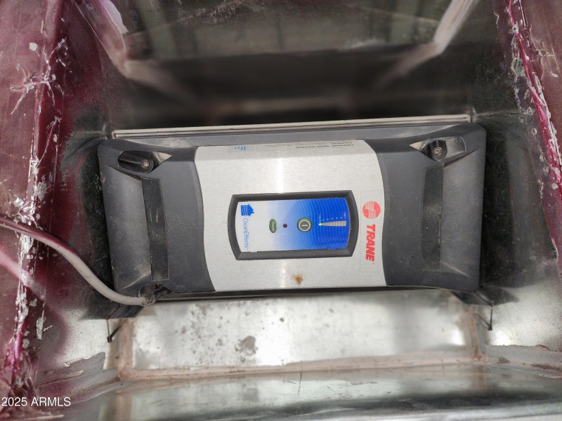 Trane dust in air removal system