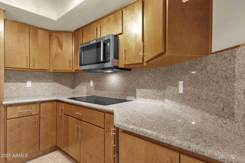 14-web-or-mls-10050-e-mountainview-lake-