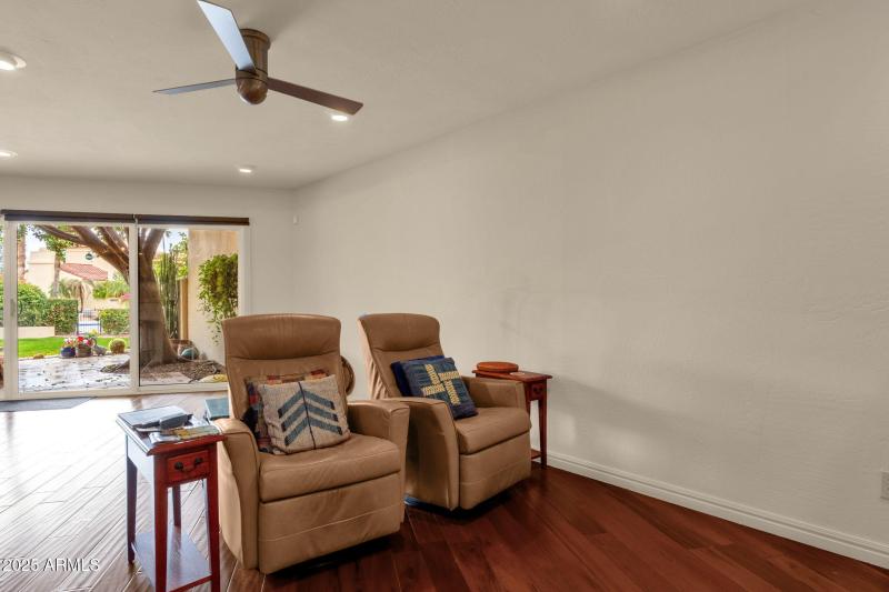 18-web-or-mls-10050-e-mountainview-lake-