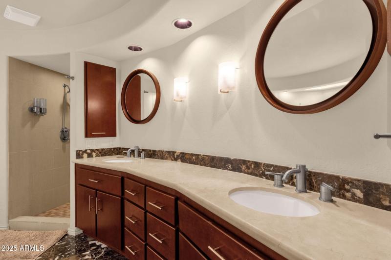 30-web-or-mls-10050-e-mountainview-lake-