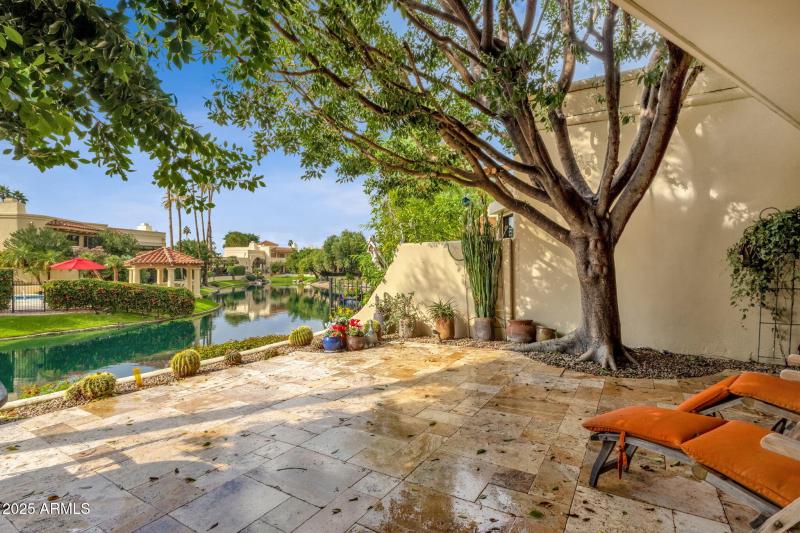 40-web-or-mls-10050-e-mountainview-lake-