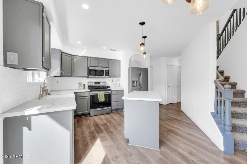 8841 S 51st St-11_(2048)