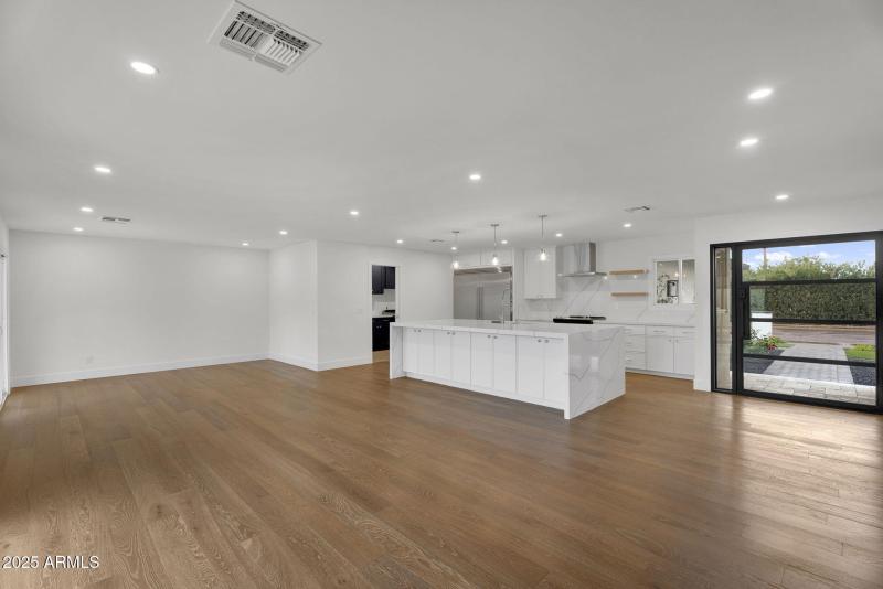 7-web-or-mls-3413 N 87th Pl-6