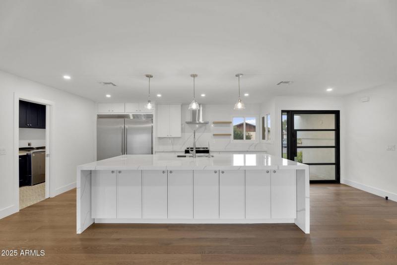 10-web-or-mls-3413 N 87th Pl-9