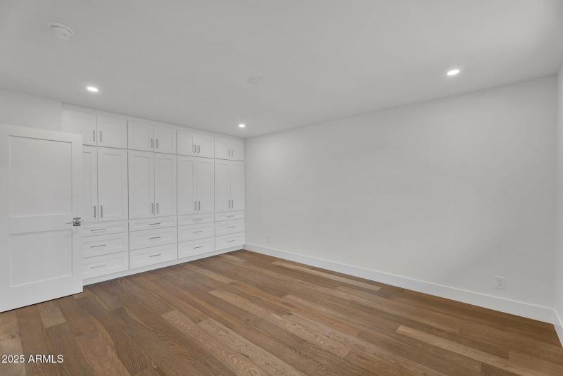 21-web-or-mls-3413 N 87th Pl-22