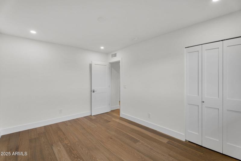 30-web-or-mls-3413 N 87th Pl-33