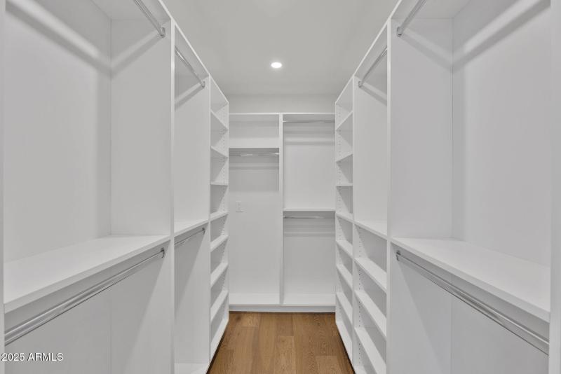 32-web-or-mls-3413 N 87th Pl-29