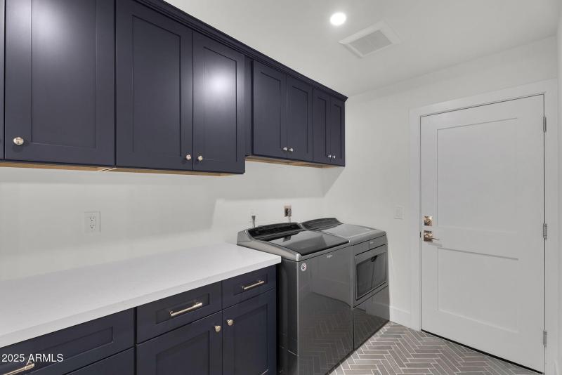 35-web-or-mls-3413 N 87th Pl-35