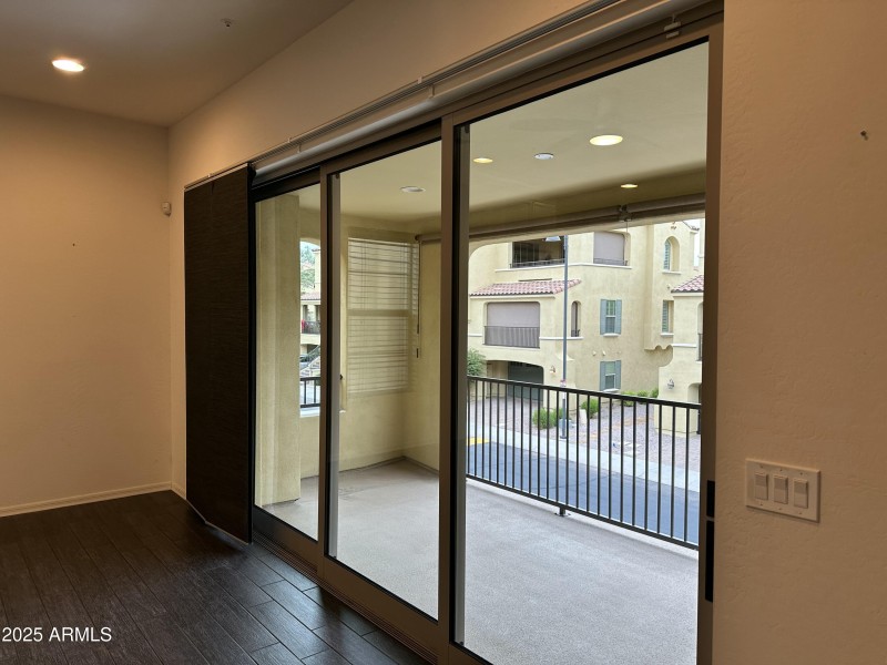 Kitchen glass wall closed