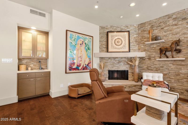 7-web-or-mls-10263-n-103rd-pl