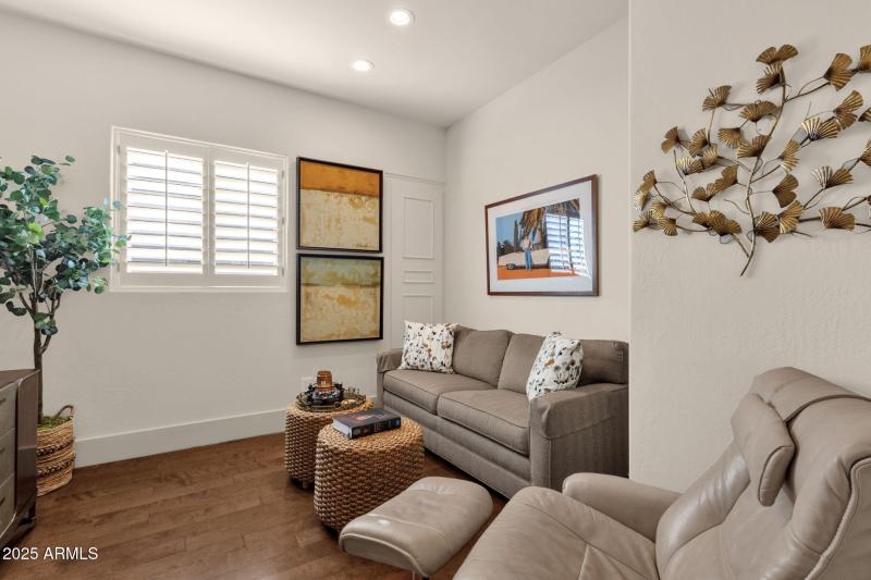 35-web-or-mls-10263-n-103rd-pl