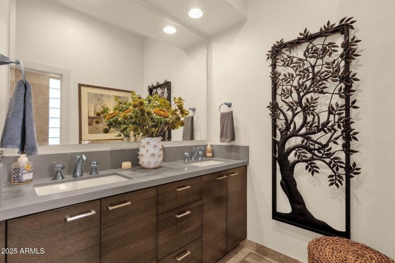 40-web-or-mls-10263-n-103rd-pl