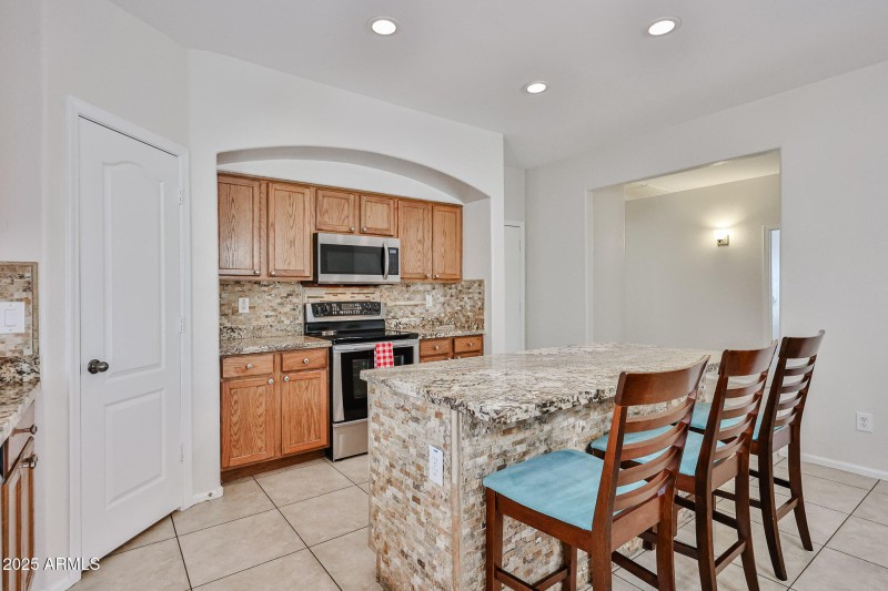 Stainless appliances all convey!